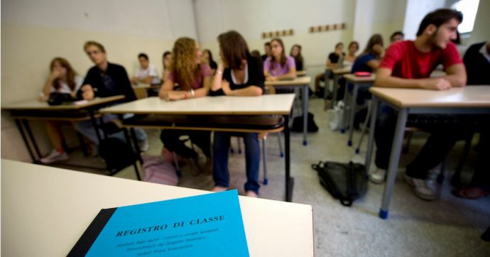 Copertina di Torna l’Educazione civica: senza prof. per insegnarla