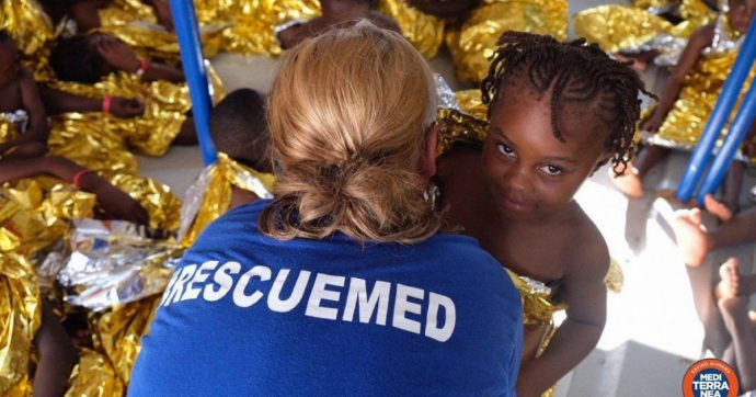 “Apriamo i porti a Mare Jonio:  il decreto Sicurezza   va abolito”