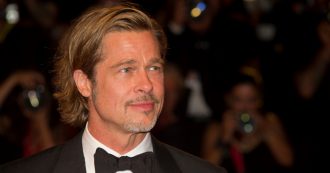 Copertina di “Brad Pitt mi ha ingannata sul matrimonio e derubata di 40mila dollari”: è una truffa, ma lei accusa l’attore