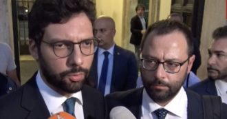 Copertina di Governo, D’Uva e Patuanelli: “Da M5s no ultimatum, solo temi”. E sui decreti sicurezza: “Diciamo tutti stessa cosa, anche i dem”