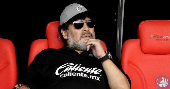 Diego Armando Maradona è ricoverato in ospedale in Argentina. “Non sta bene psicologicamente, ha bisogno di aiuto”