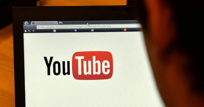 YouTube: l’intelligenza artificiale è troppo severa, tornano i moderatori umani