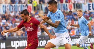 Copertina di Lazio-Roma 1-1, Luis Alberto risponde a Kolarov. Pali, traverse, gol annullati: emozioni e occasioni ma il derby non ha padrone