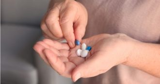 Copertina di Antibiotici, il pericolo è la resistenza dei batteri. La nostra missione? Rallentarla