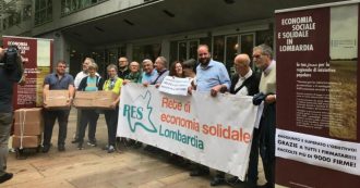 Copertina di Economia solidale e sociale, in Lombardia proposta di legge per sostenerla: raccolte 9mila firme