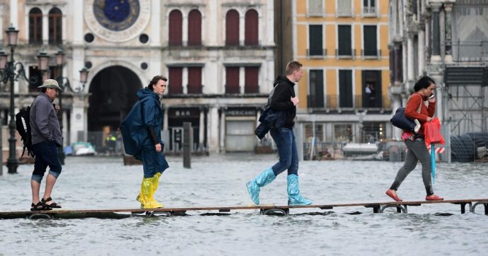 Copertina di Salasso da clima impazzito: ci costerà ben 230 miliardi