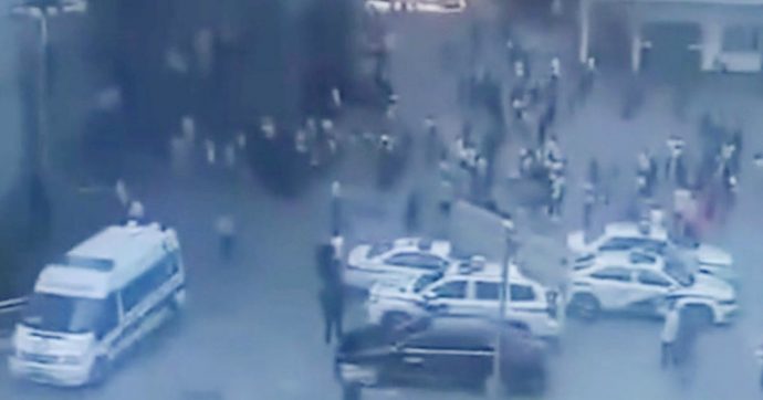 Cina, attacco a una scuola elementare: uccisi otto bambini e feriti altri due. Fermato il presunto omicida: è un uomo di 40 anni