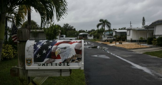 Uragano Dorian, declassato a categoria 2: almeno 5 morti e decine di feriti alle Bahamas. “Ora è a 160 km dalle coste della Florida”