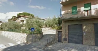 Copertina di Siena, donna di 84 anni picchiata a morte nel suo letto: confessa il figlio di 45 anni