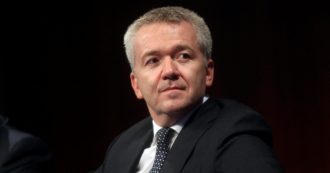 Copertina di Ferlenghi, il manager vicino ai russi  che unisce la Lega al colosso italiano