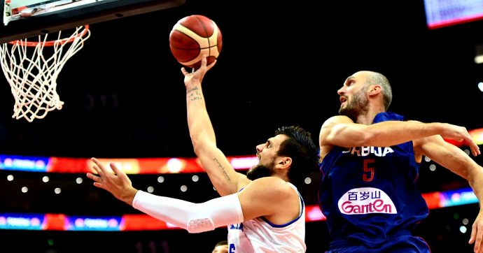 Mondiali di basket, una grande Italia fa paura alla Serbia per tre quarti: poi cede 77 a 92. Adesso la sfida alla Spagna verso i quarti