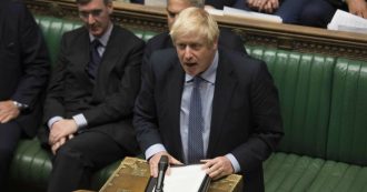 Copertina di Brexit, riapre la Camera dei Comuni. Johnson: “Parlamento si faccia da parte e consenta l’uscita dall’Unione o affronti le elezioni”