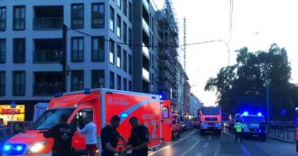 Copertina di Berlino, auto sulla folla in una via del centro: 4 morti. I vigili del fuoco: “Incidente stradale”