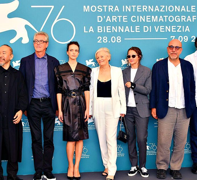 Mostra del Cinema di Venezia, tutti i candidati alla vittoria del Leone d’oro. E il giurato Virzì disegna l’atmosfera