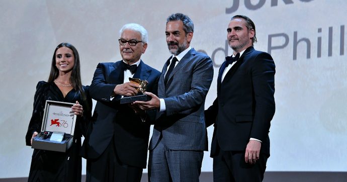 Mostra del Cinema di Venezia, i vincitori: Leone d’oro a ‘Joker’, Gran Premio giuria al ‘J’accuse’ di Polanski. Premiati anche Marinelli e Maresco