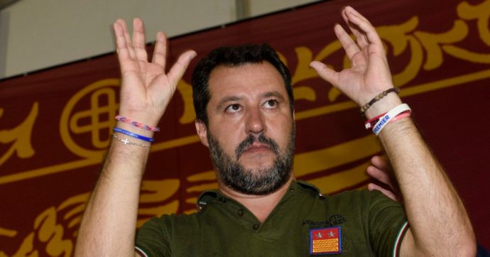 Salvini, nuovo fascicolo al Tribunale dei ministri: “Deciderà entro 90 giorni se devo essere processato per aver bloccato sbarco”