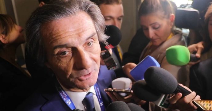 Lombardia, altri sei mesi per indagare sul governatore Attilio Fontana: il leghista è accusato di abuso d’ufficio