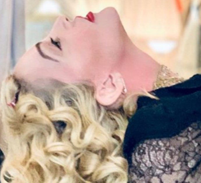 Madonna cancella un’altra data del suo tour: “Dolori indescrivibili, devo evitare altri danni irreversibili”