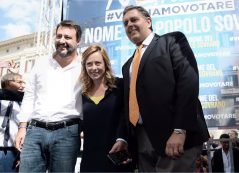 Copertina di Liguria, è guerra di poltrone tra Toti, Salvini e Meloni. Dopo il voto, leader col pallottoliere in mano. Litigano per spartirsi sette assessorati