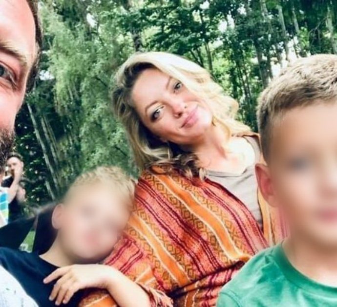 Padre ossessionato dal suo lavoro scopre in videoconferenza che il figlio di 8 anni è morto: “Mi pento di non avergli dedicato più tempo”