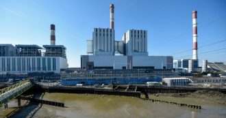Copertina di Francia, Edf: “Problemi tecnici alle centrali nucleari: componenti reattori fuori norma”. Sale prezzo energia e il titolo crolla in Borsa