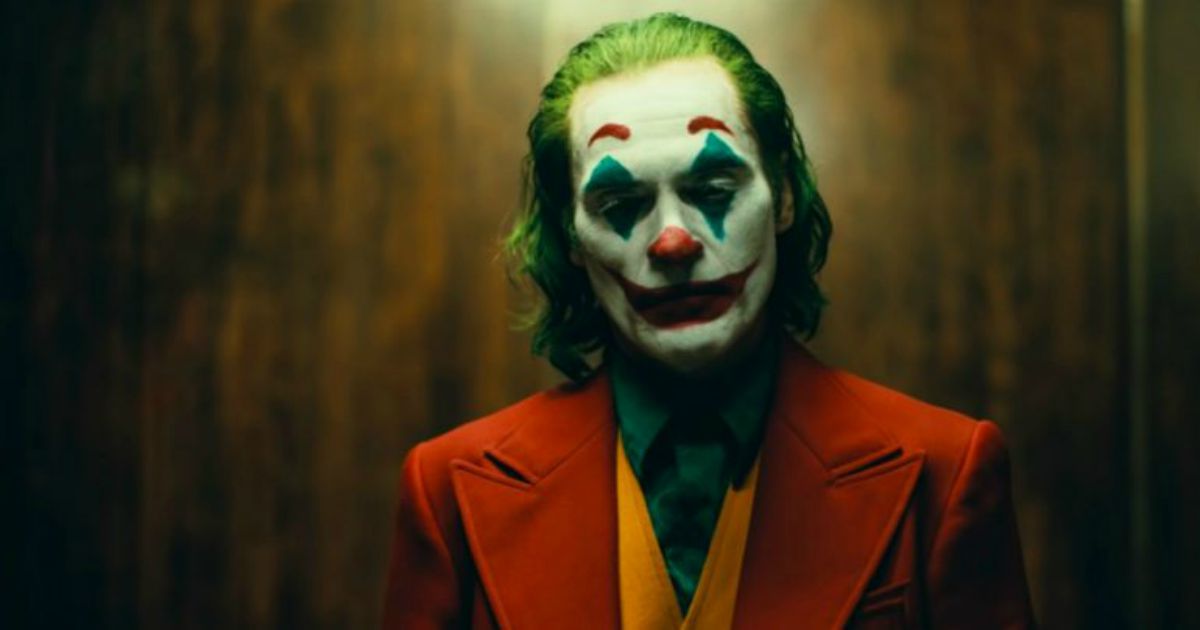 Joker, massima allerta per l’uscita al cinema del nuovo film: polizia fuori dalle sale, si temono sparatorie o emulazioni