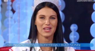 Copertina di Miss Italia, Carolina Stramare ricorda la mamma scomparsa: “Oggi rimpiango anche i litigi con lei”