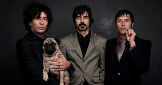 Copertina di Zen Circus: “Altro che fama, noi restiamo artisti di strada”