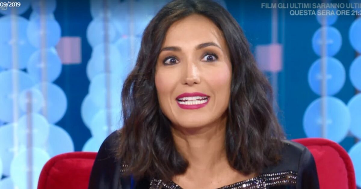 “L’albero di Natale in studio? Non ci sono i soldi per farlo e non posso portare il mio”: le parole di Caterina Balivo e la reazione di Selvaggia Lucarelli
