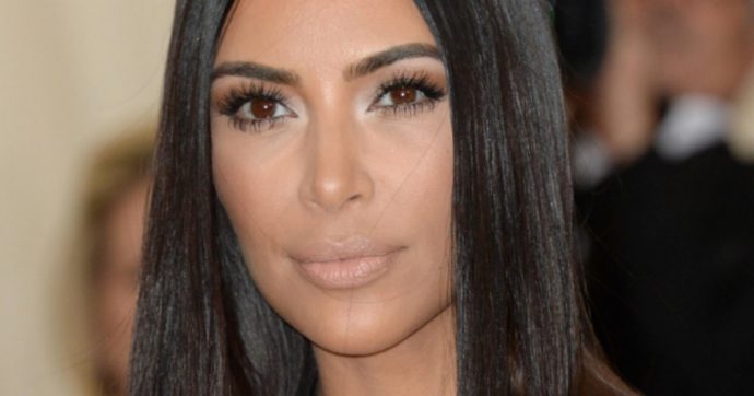 Kim Kardashian: “Il Covid? Al mondo serviva una pausa. Anche Kanye West lo ha preso”. Ma scoppia la polemica: “Facile se sei milionaria”