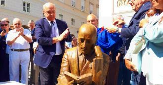 Copertina di Trieste, inaugurazione statua di D’Annunzio nel centenario dell’occupazione di Fiume è un caso: Croazia protesta con l’ambasciatore