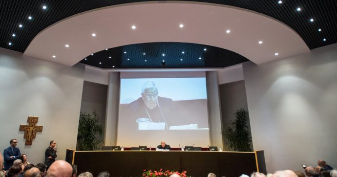 Fine vita, la Cei cerca aiuto per anticipare la Consulta