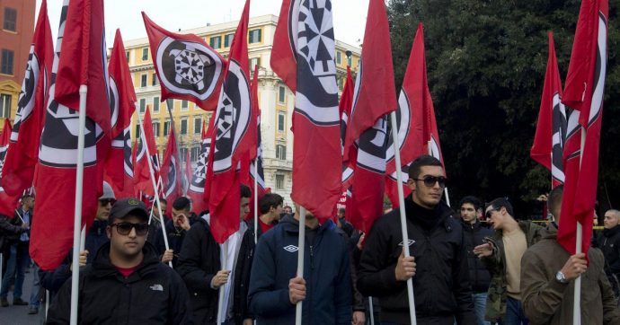 Facebook: censurata la violenza, non le idee