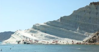 Copertina di Agrigento, Scala dei Turchi si sbriciola: la Procura apre un’inchiesta contro ignoti. Bloccato l’accesso ai turisti