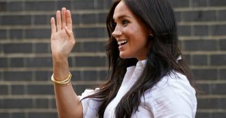 Copertina di Meghan Markle, il nipote arrestato perché camminava nudo in strada: il video è virale