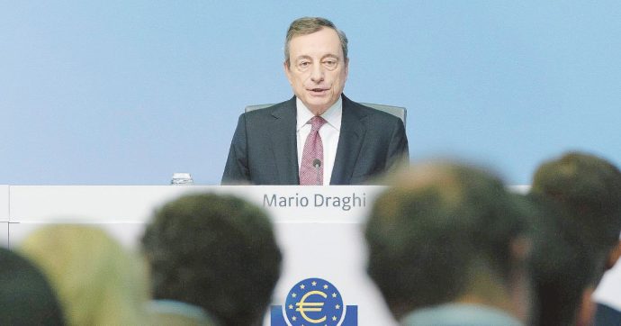 Copertina di Draghi  ha riarmato il bazooka. Ma senza Berlino non basterà