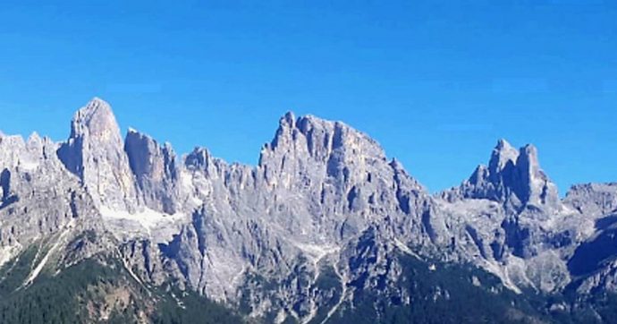 Dolomiti, due alpinisti trovati morti sulla parete del Sass Maòr dopo una caduta di centinaia di metri