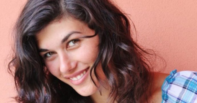 L’attrice Gloria Cuminetti presa a pugni senza motivo per strada a Torino L’attrice Gloria Cuminetti presa a pugni senza motivo per strada a Torino