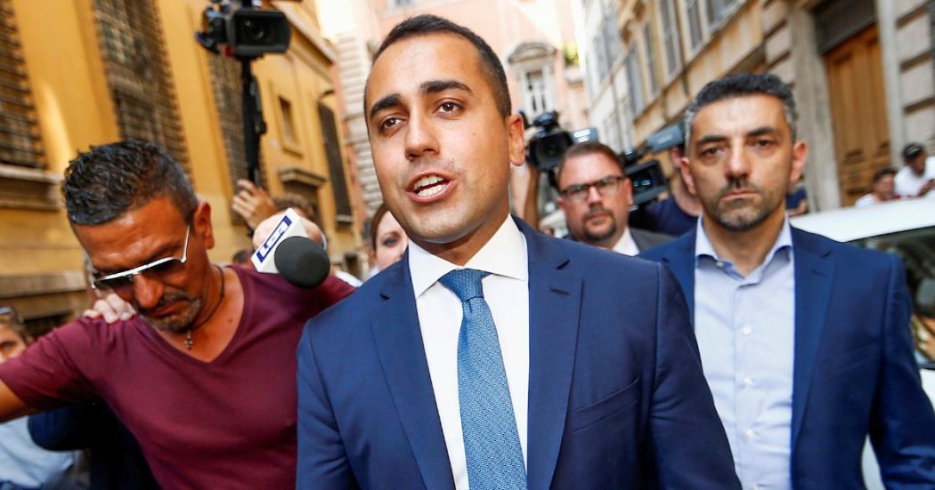 Di Maio dà l’addio ai dogmi: “Perde chi non si adatta” Di Maio dà l’addio ai dogmi: “Perde chi non si adatta”