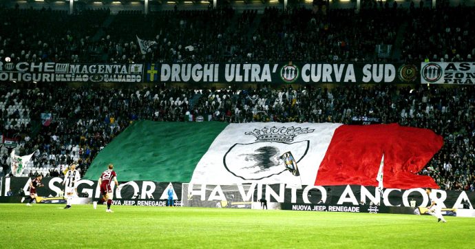 Juventus, così gli ultras imponevano la “forza intimidatrice”: tifosi costretti a lasciare il loro posto e striscioni proibiti anche in gradinata