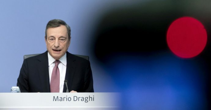 Copertina di La Bce non basta più, il futuro imprevedibile della zona euro