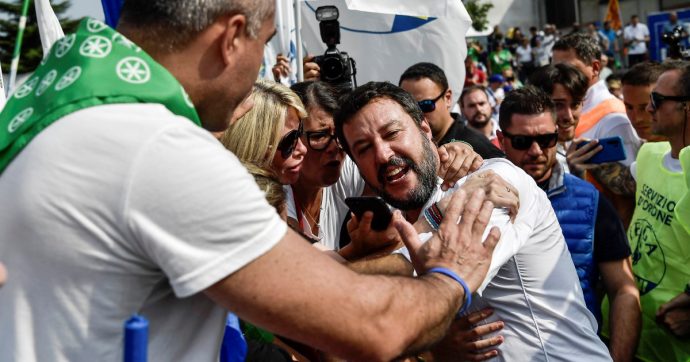 Il referendum e Bibbiano: la messa di Salvini a Pontida