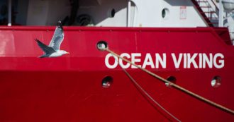 Copertina di Migranti, Ocean Viking sbarcherà i 182 a bordo a Messina: via libera del ministero dell’Interno
