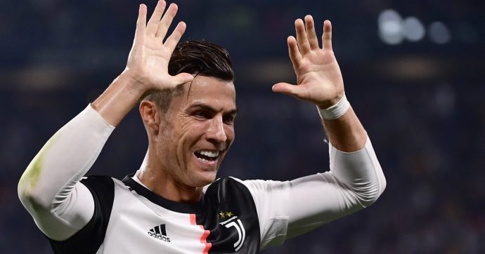 Cristiano Ronaldo negativo al tampone dopo 19 giorni: l’annuncio della Juventus