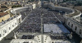 Copertina di “Il Vaticano è a rischio fallimento finanziario”: tra malumori e tradimenti, come è fallita la rivoluzione promessa da Papa Francesco