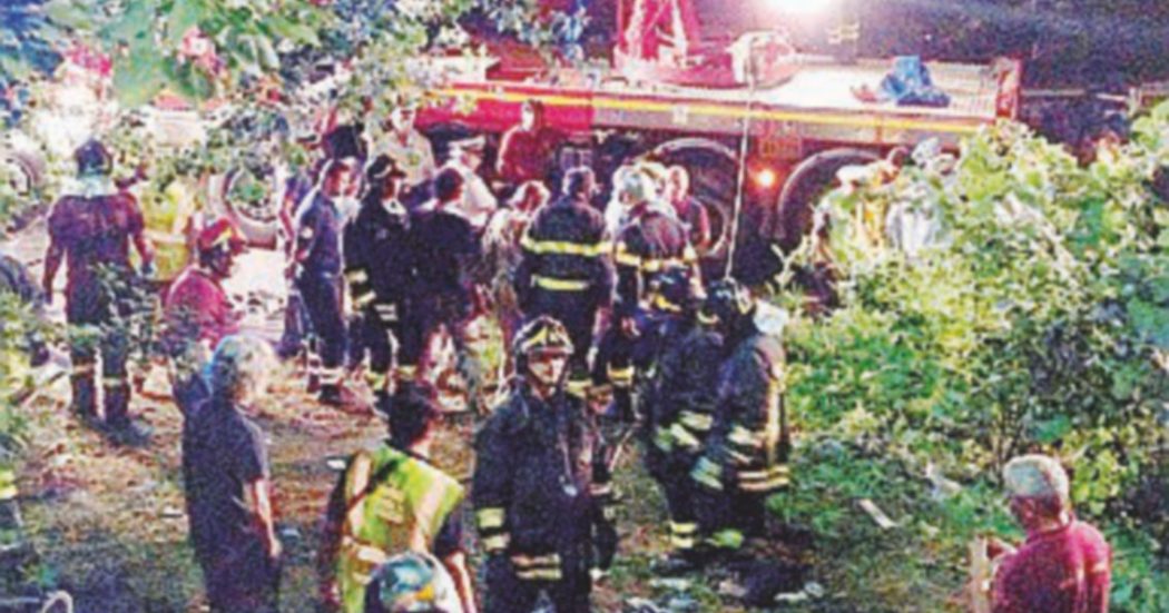 Strage bus, procura di Avellino: “L’ex ad deve essere condannato” Strage bus, procura di Avellino: “L’ex ad deve essere condannato”