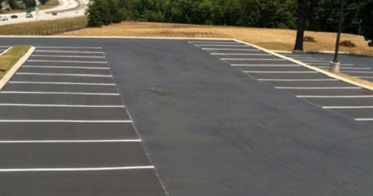 Ad Avezzano il primo parchimetro che non va a monete ma a preghiere: un’ora di sosta, 10 Ave Maria