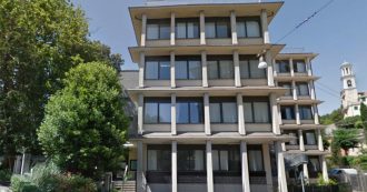 Copertina di Genova, cade finestra in classe e colpisce quattro studenti, feriti in modo lieve. La preside: “Servono più soldi per la sicurezza”
