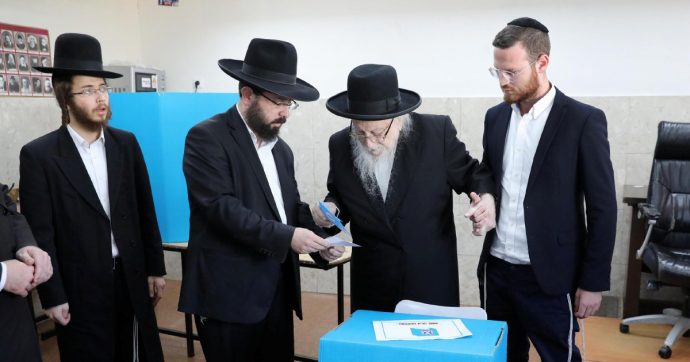 “Il premier potrebbe comprare i deputati come fece il vostro B.”