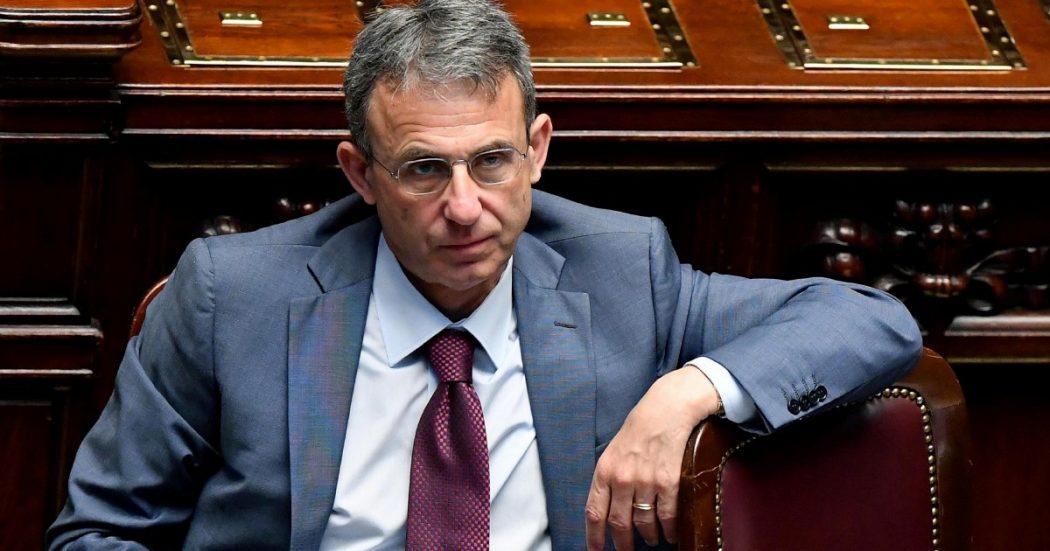 Costa vuol tagliare i sussidi inquinanti: inizia la guerra Costa vuol tagliare i sussidi inquinanti: inizia la guerra
